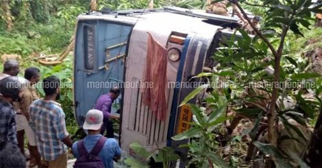 ksrtc-bus-accident-pambady