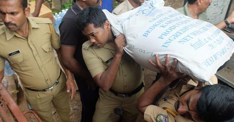 Kerala-Police-Rescue1