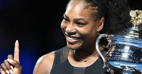 Serena-Williams-trophy