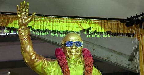 M Karunanidhi-Statue