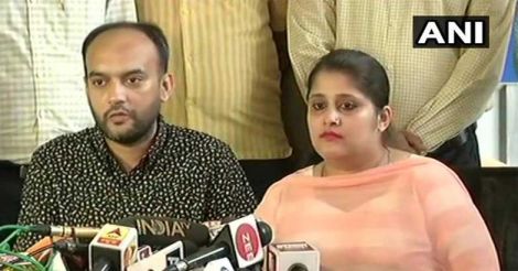 Anas Siddique and Tanvi Seth address the press at the regional transport office in Lucknow on Thursday. (ANI/Twitter)