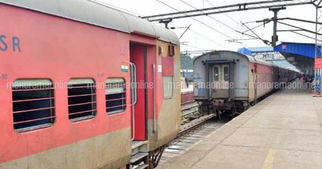 Chennai Mail | Train Boggie Detaching