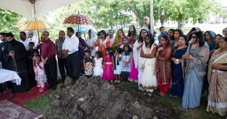 stone-layingceremonyaudience1 stone-layingceremonyaudience1
