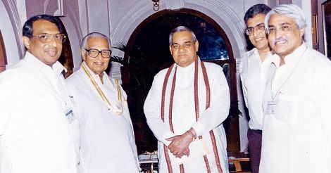 vajpayee-with-km-mathew