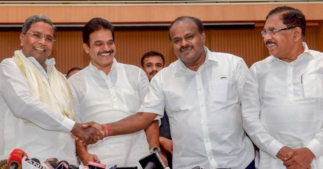 Congress leaders with H.D. Kumaraswamy