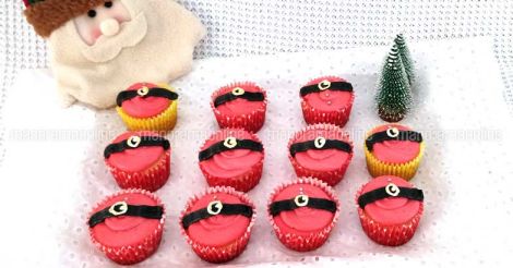 santa-belt-cupcakes