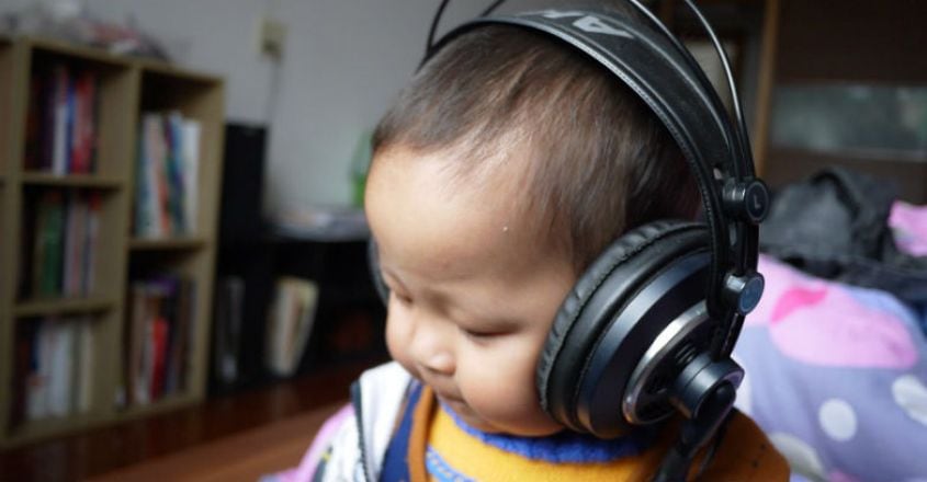kids-headphone kids-headphone