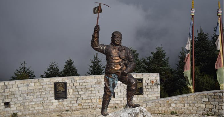 namchi-bazar-Tenzing-Norgey-statue namchi-bazar-Tenzing-Norgey-statue