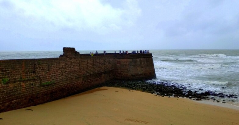goaSinquerim-Beach goaSinquerim-Beach
