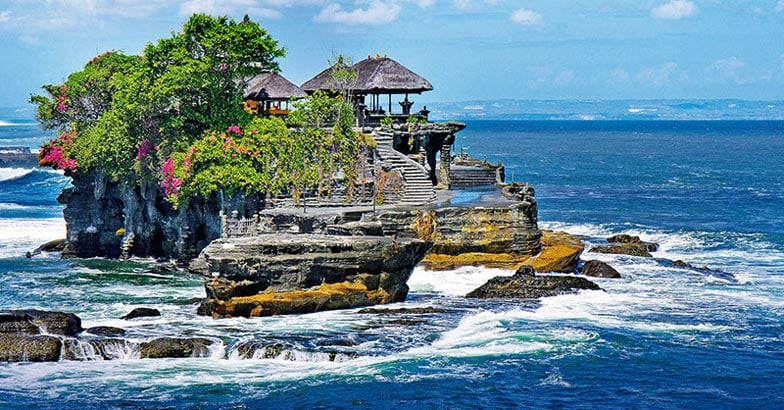Pura Tanah Lot - temple on Bali, Indonesia Pura Tanah Lot - temple on Bali, Indonesia