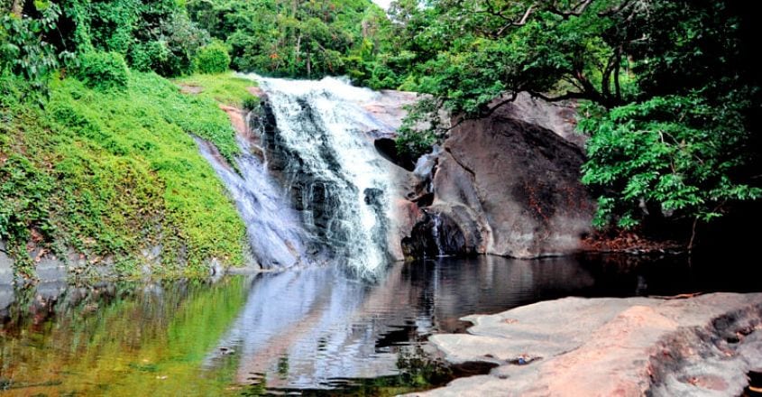 Dhoni Waterfall
