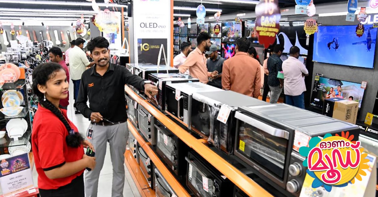 ബംപറടിച്ച് ‘43’ ടിവി, ഡബിൾഡോർ ഫ്രിജ്! 3500 കോടിയുടെ ഫോൺ വിപണി; വെറുതെയല്ല ഓണം ഷോപ്പിങ്ങിൽ വിലകുറയുന്നത്