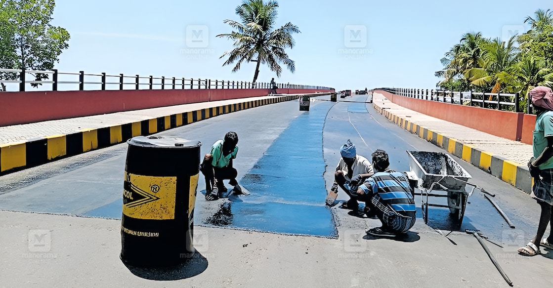 പെരുമ്പളം പാലത്തിൽ ടാറിങ് പുനരാരംഭിച്ചു; പുരോഗമിക്കുന്നത് ആദ്യഘട്ട ...