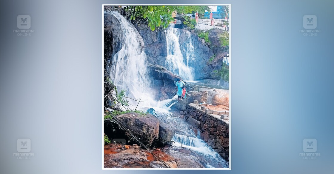 meenkunnam-waterfall-1