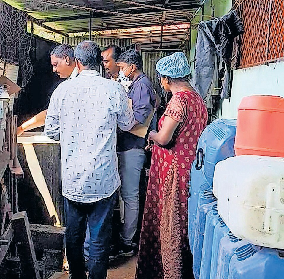 kottayam-toddy-shop-inspection-1