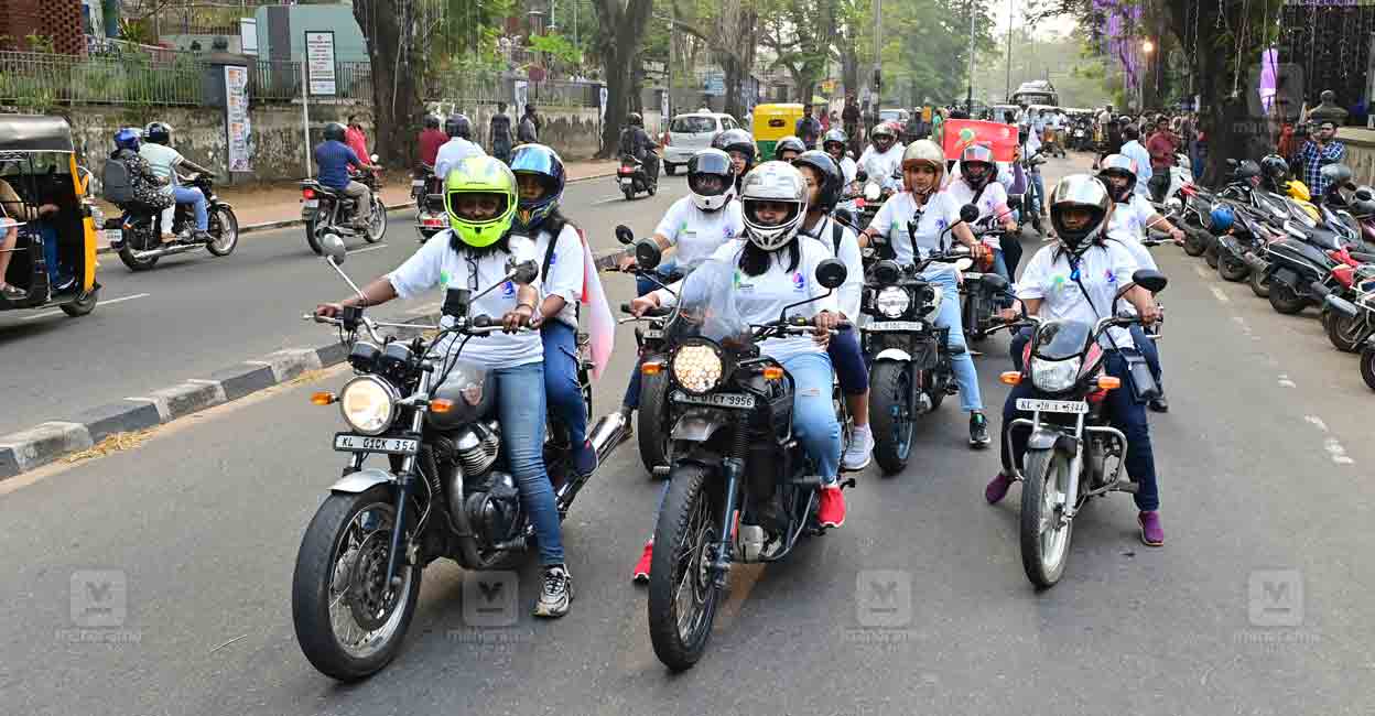 Girls Bullet Rally ‘എസ്കലേറാ – 2026’: ആവേശമായി വനിതകളുടെ ബുള്ളറ്റ് റാലി | Escalera 2026 ...