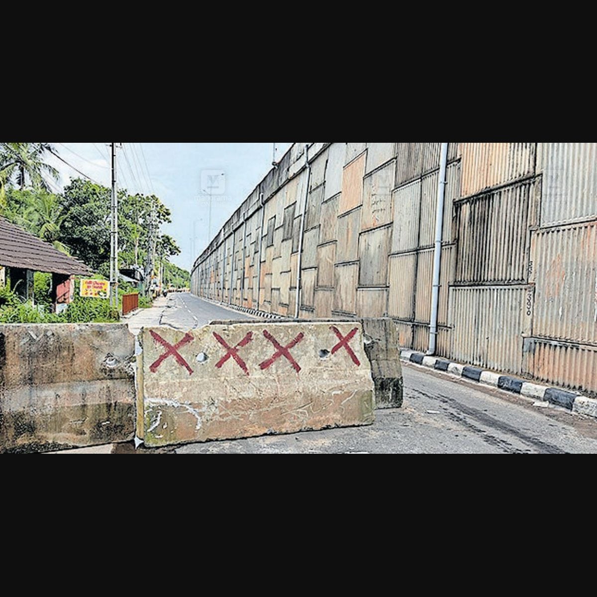2km road block for 100m drainage work leaves Thrissur commuters stranded