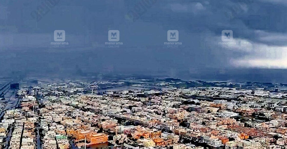 ജിദ്ദയിൽ കനത്ത മഴ വെള്ളക്കെട്ട് രൂക്ഷം - Jeddah rain| Heavy rainfall ...