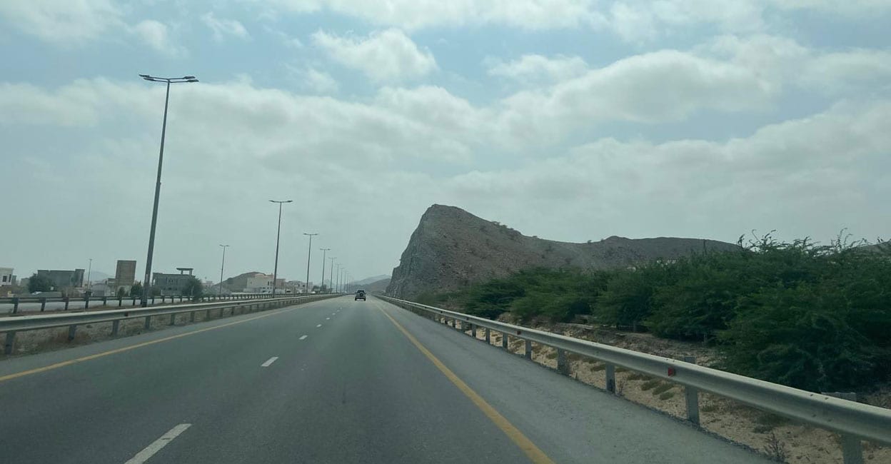Photo: Manorama Online UAE Weather Update: Rain and Dense Fog Forecasted as Red and Yellow Alerts Issued