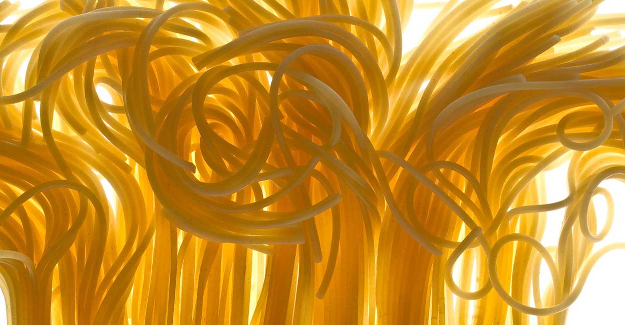 സ്വിറ്റ്സർലൻഡിലെ സ്പാഗെറ്റി വിളയുന്ന വിചിത്രമരം: ബിബിസിയി ...