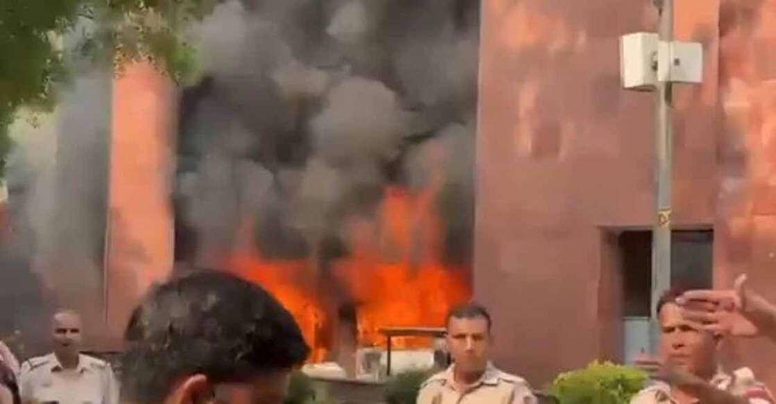 ഡൽഹിയിൽ എംപിമാരുടെ ഫ്ലാറ്റിൽ തീപിടിത്തം; ആളപായമില്ല