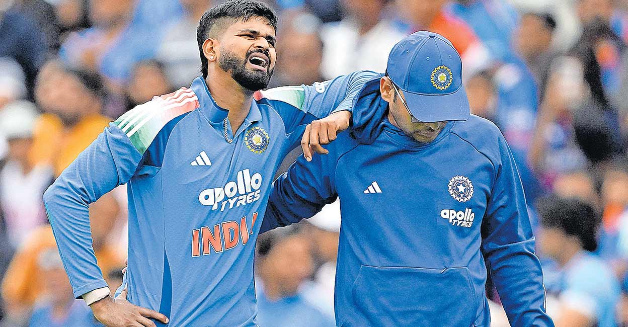 ശ്രേയസ് അയ്യരുടെ ആരോഗ്യ നില തൃപ്തികരം; ഫോണിൽ സംസാരിച്ചെന്ന് ക്യാപ്റ്റൻ സൂര്യകുമാർ യാദവ്