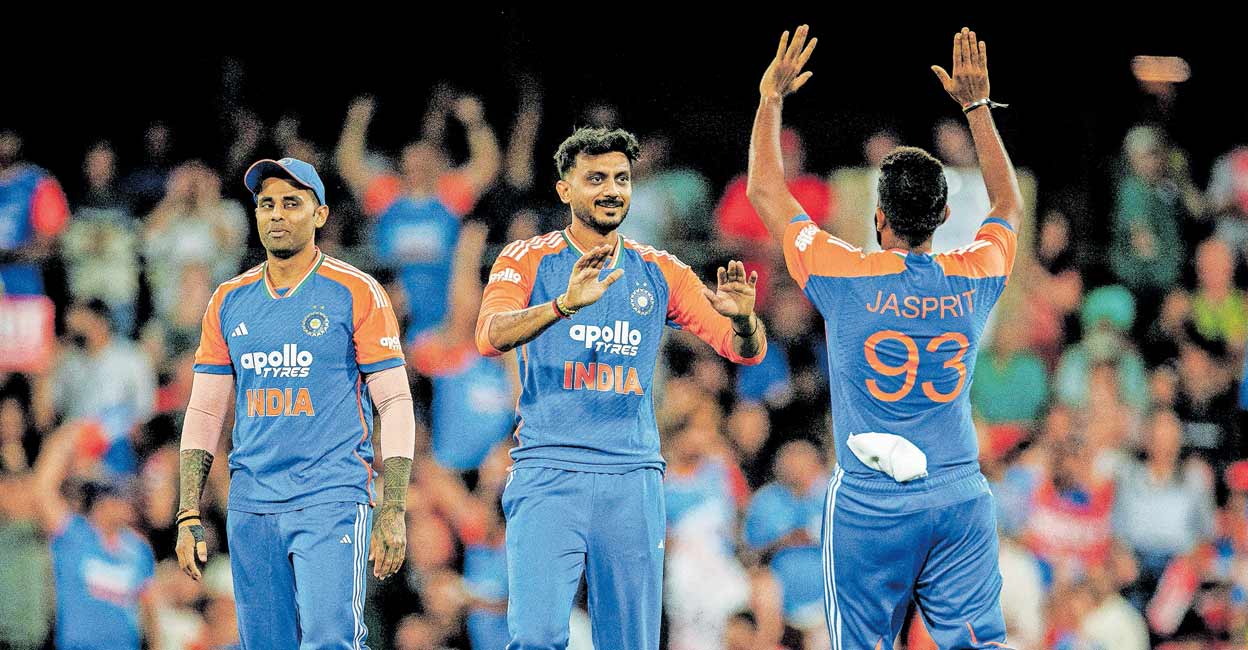 വെറും 52 റൺസിനിടെ വീണത് 9 വിക്കറ്റുകൾ; ഓസീസിനെതിരെ ഇന്ത്യയുടെ ബോളിങ് ബ്രില്യൻസ് !