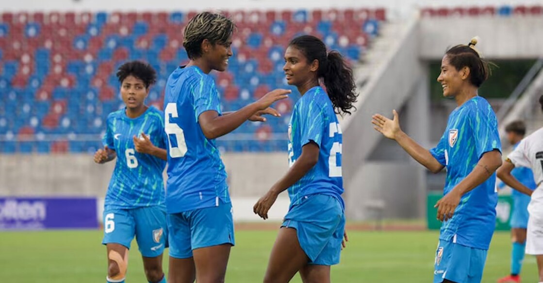 indian-woman-football-2906 തീമോർ ലെഷ്തുമായുള്ള മത്സരത്തിൽ ഗോൾ നേടിയ ഇന്ത്യൻ താരങ്ങളുടെ ആഹ്ലാദം. (Courtesy: AIFF)