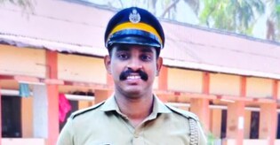 റോഡ് മുറിച്ചു കടക്കുന്നതിനിടെ പിക്കപ്പ് ഇടിച്ചു; ചികിത്സയിലായിരുന്ന പൊലീസ് ഉദ്യോഗസ്ഥൻ മരിച്ചു