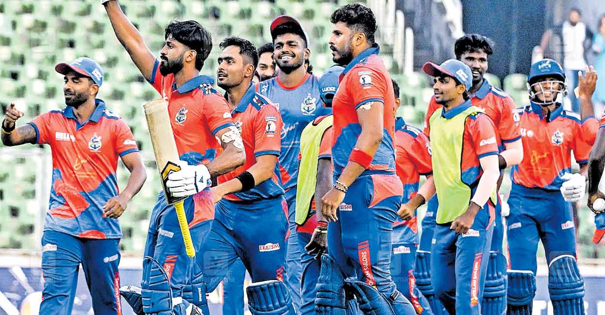 കേരള ക്രിക്കറ്റ് ലീഗിന് വർണോജ്വല തുടക്കം; ആദ്യ മത്സരത്തിൽ കൊല്ലത്തിന് ഒരു വിക്കറ്റ് ജയം