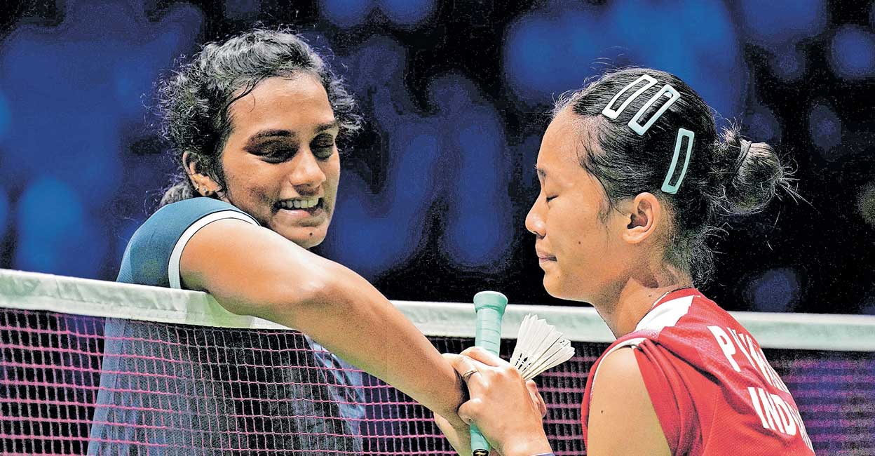 അതിവേഗ നീക്കങ്ങളിലൂടെ സമ്മർദത്തിലാക്കി കുസുമ വാർദാനി; ചരിത്രത്തിനരികെ വീണ് സിന്ധു