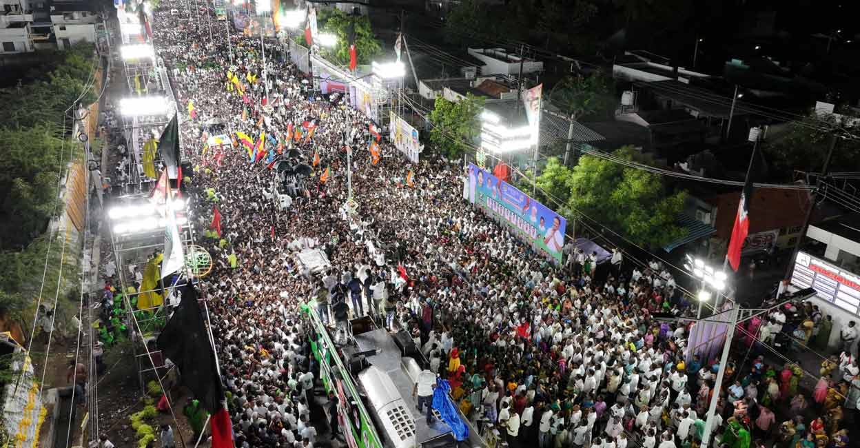 Tvk Rally രാഷ്ട്രീയ കിരീടത്തിനായുള്ള ‘ദളപതിയുടെ’ പടയോട്ടത്തിൽ ആദ്യ പ്രതിസന്ധി ...