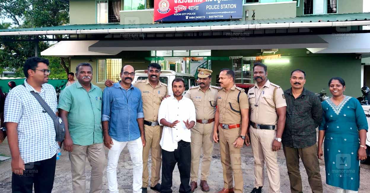 വിഷാദരോഗിയായ യുവാവിനെ കുടുംബത്തിനൊപ്പം ചേർത്ത് മുളവുകാട് പൊലീസ്