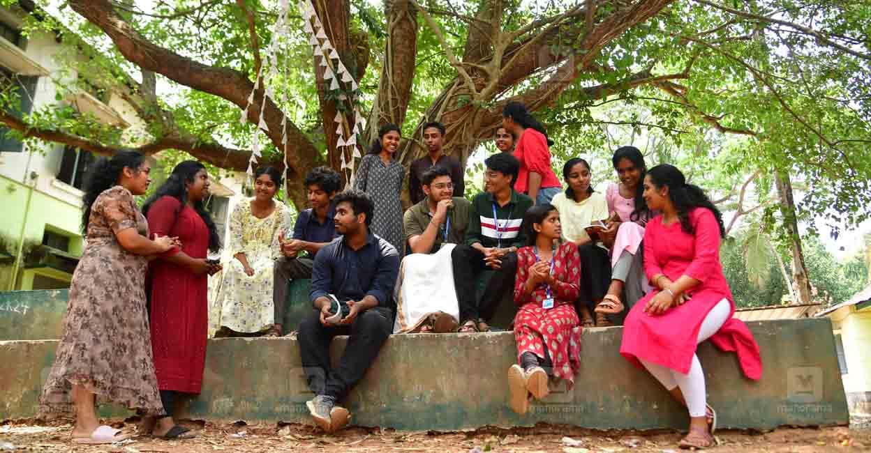 Kerala to Provide ₹1,000 Monthly Aid to College Students This Year; Scheme to Cost ₹70 Crore a Month