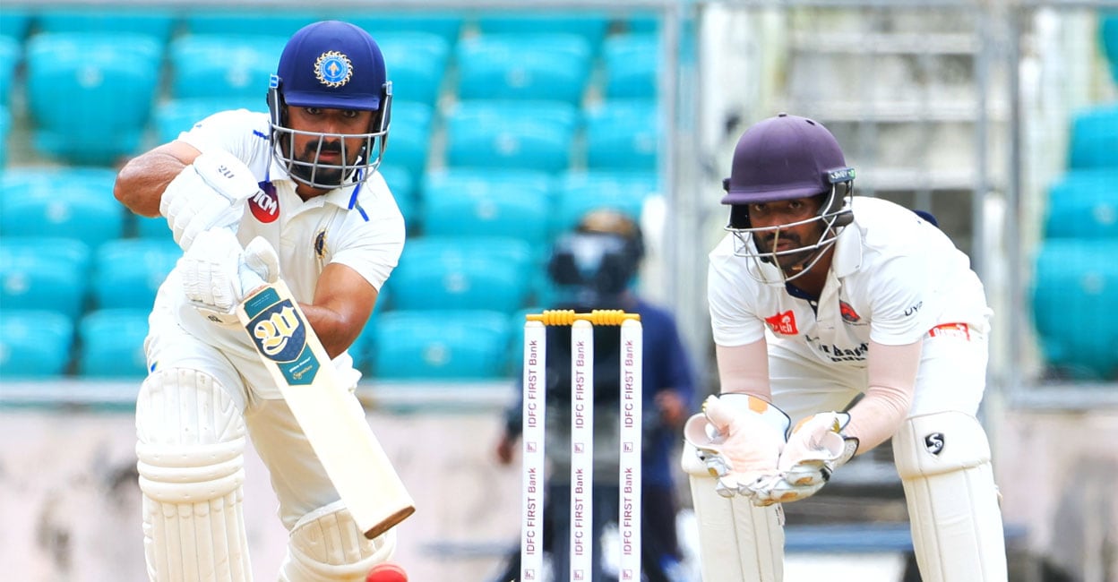 ‘ഡക്കി’ന് പരിഹാരം, രണ്ടാം ഇന്നിങ്സിൽ കത്തിക്കയറി പൃഥ്വി ഷാ (34 പന്തിൽ 37*); കേരളത്തിനെതിരെ മഹാരാഷ്ട്രയ്‌ക്ക് 71 റൺസ് ലീഡ്