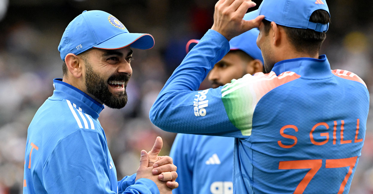 ക്യാപ്റ്റൻ ഗില്ലിനെയും ശ്രേയസിനെയും കാത്തുനിന്നു, മുന്നിലേക്കു കയറ്റിവിട്ട് വിരാട് കോലി; ദൃശ്യങ്ങൾ വൈറൽ