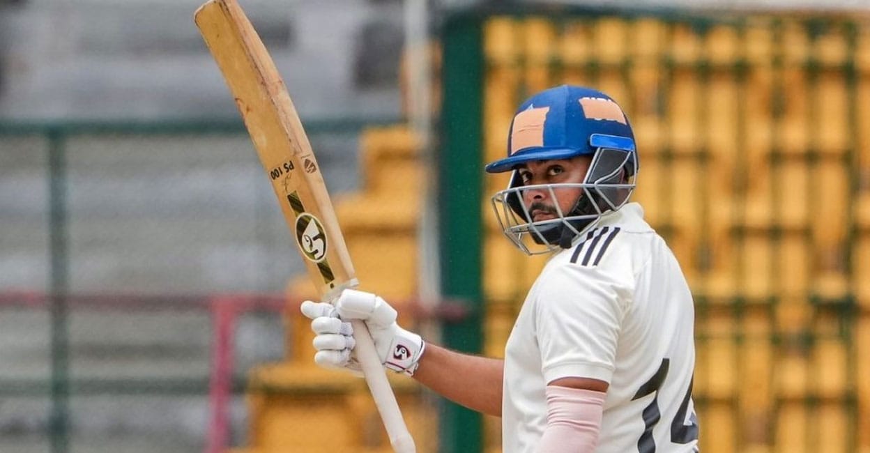 5 സിക്സ്, 29 ഫോർ; 156 പന്തിൽ 222 റൺസടിച്ച് പൃഥ്വി ഷാ; ഇന്ത്യക്കാരന്റെ വേഗമേറിയ മൂന്നാമത്തെ ഇരട്ടസെഞ്ചറി