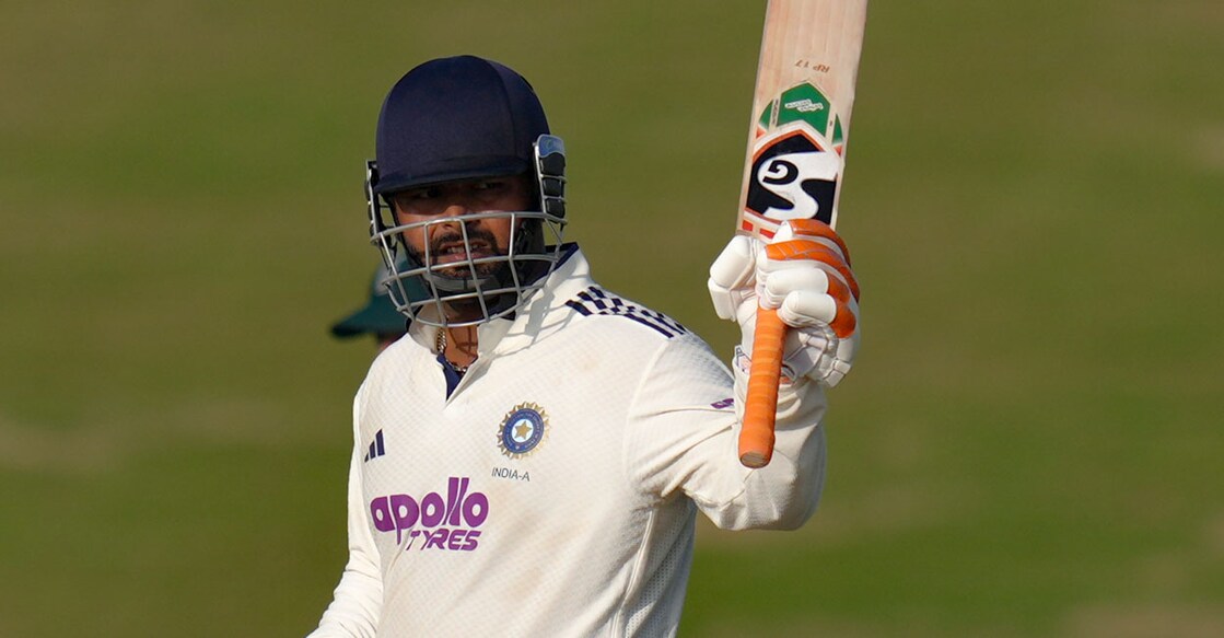 
ദക്ഷിണാഫ്രിക്ക എയ്ക്കെതിരായ ചതുർദിന ടെസ്റ്റിൽ രണ്ടാം ഇന്നിങ്സിൽ അർധസെഞ്ചറി നേടിയ ഇന്ത്യ എ ക്യാപ്റ്റൻ ഋഷഭ് പന്ത്.  (PTI Photo/Shailendra Bhojak) 

