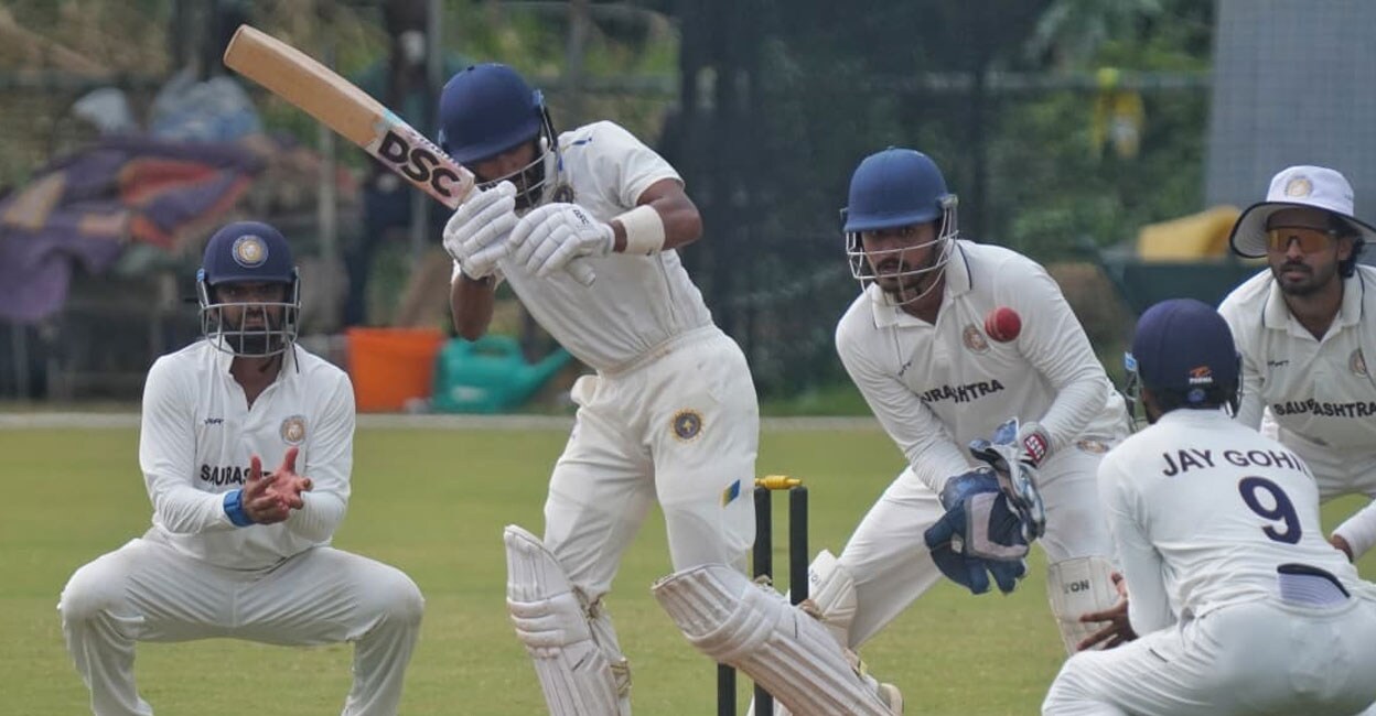 സൗരാഷ്ട്രയ്‌ക്കെതിരെയും കേരളത്തിന് സമനില; സീസണിൽ ആദ്യമായി മൂന്നു പോയിന്റ് ലഭിച്ചു