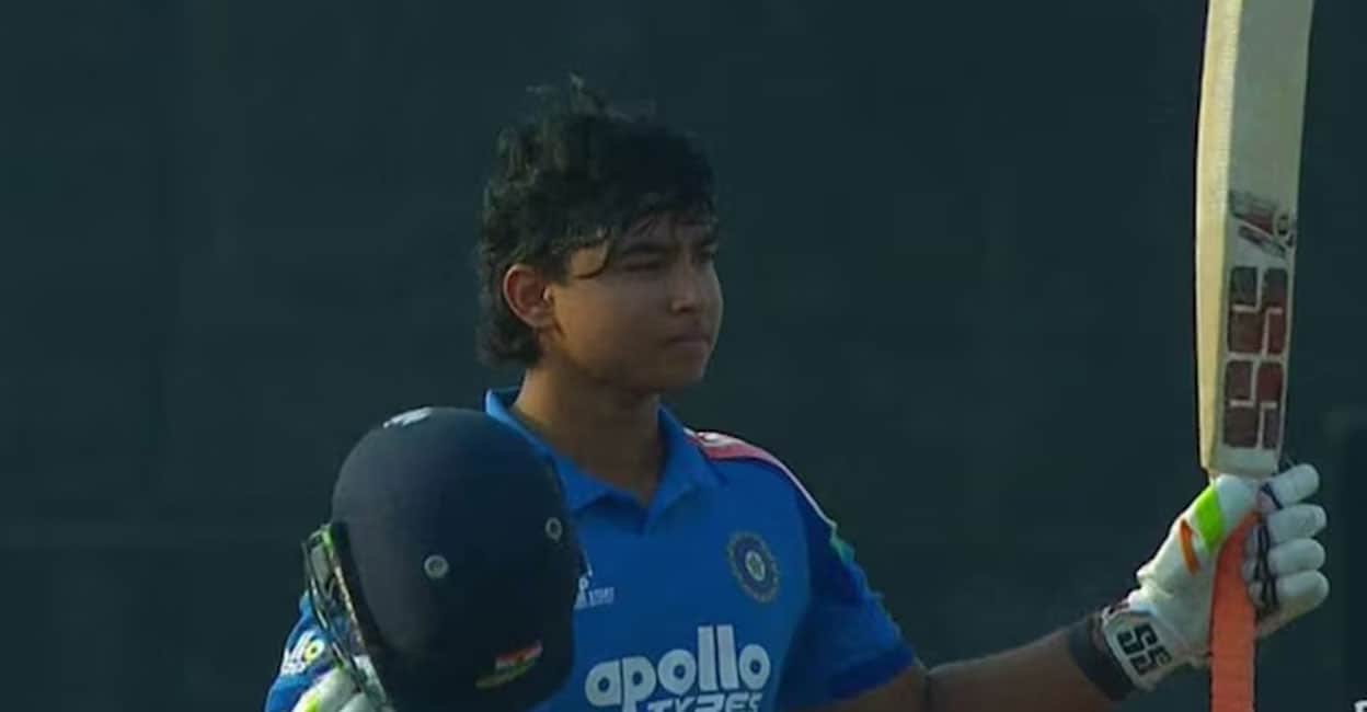 എന്താ ഇപ്പോ സംഭവിച്ചേ...! 15 സിക്സ്, 11 ഫോർ; 32–ാം പന്തിൽ സെഞ്ചറി, 42 പന്തിൽ 144; വൈഭവിന്റെ ‘കൊലവെറി’ ഇന്നിങ്സ്