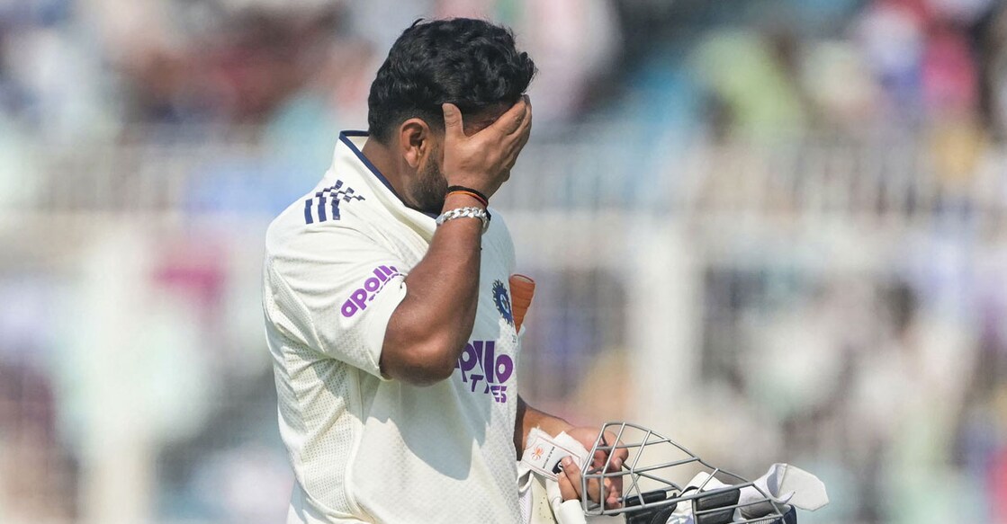  ദക്ഷിണാഫ്രിക്കയ്ക്കെതിരായ ഒന്നാം ടെസ്റ്റിന്റെ രണ്ടാം ഇന്നിങ്സിൽ പുറത്തായ ഇന്ത്യൻ താരം ഋഷഭ് പന്തിന്റെ നിരാശ. Photo by DIBYANGSHU SARKAR / AFP)