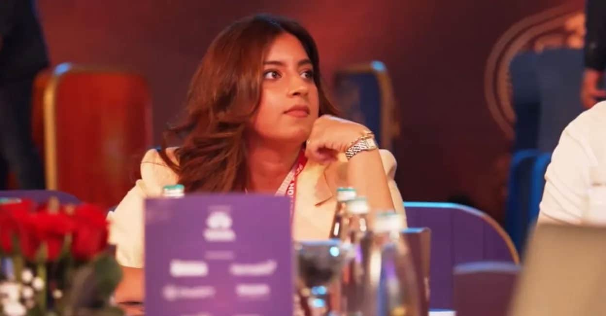 അഭിഷേക് നായർക്കൊപ്പം ‘കട്ടയ്ക്കു’ നിന്നു, വിളിച്ചെടുത്തത് വമ്പൻ താരങ്ങളെ; ആരാണ് 28കാരി ജിനിഷ?