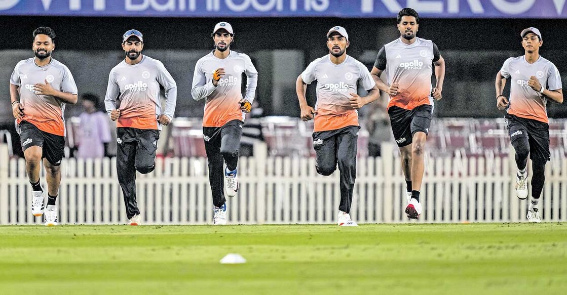 ഇന്ത്യൻ താരങ്ങളായ ഋഷഭ് പന്ത്, രവീന്ദ്ര ജഡേജ, തിലക് വർമ, ധ്രുവ് ജുറേൽ,  ഹർഷിത് റാണ, യശസ്വി ജയ്സ്വാൾ എന്നിവർ റാഞ്ചിയിൽ പരിശീലനത്തിൽ.