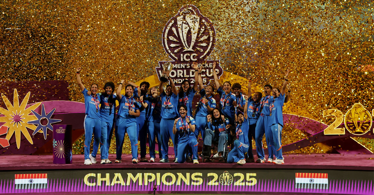 ലോകത്തിന്റെ നെറുകയിൽ ഇന്ത്യൻ വനിതകൾ; ദക്ഷിണാഫ്രിക്കയെ 52 റൺസിന് വീഴ്ത്തി കന്നി ഏകദിന ലോകകപ്പ് കിരീടം