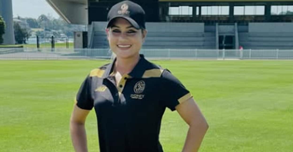 ‘പ്രോത്സാഹനത്തിന്റെ പേരിൽ കെട്ടിപ്പിടിക്കും, ചിലപ്പോൾ നെ‍ഞ്ചിൽ അമർത്തും’: വനിതാ താരത്തിന്റെ ആരോപണം അന്വേഷിക്കുമെന്ന് ബിസിബി