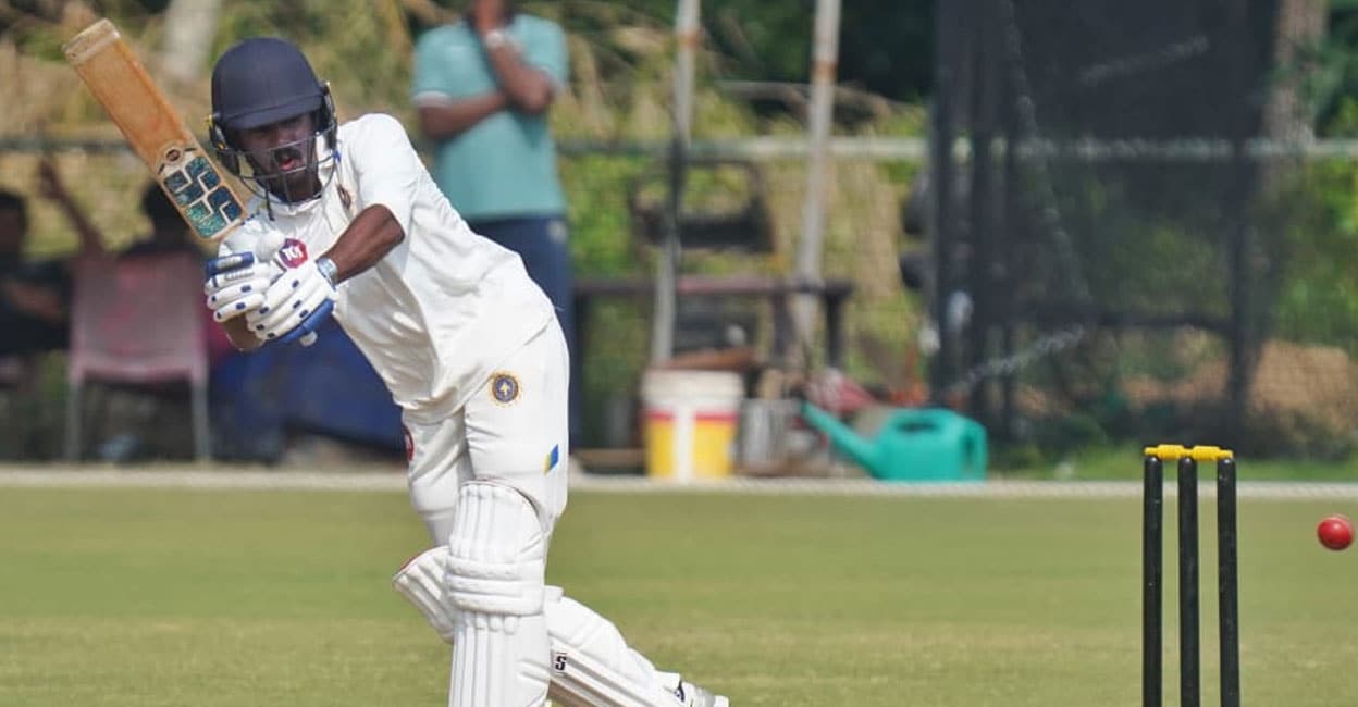 ഒന്നാം ഇന്നിങ്സിൽ ചെറിയ ലീഡിൽ ഒതുങ്ങി കേരളം; രണ്ടാം ഇന്നിങ്സിൽ സൗരാഷ്ട്ര 47/1