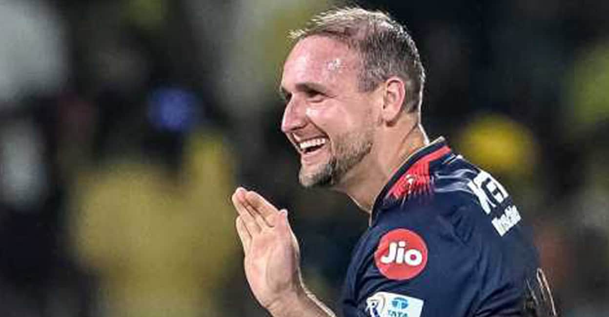 ആദ്യം ആരും തിരിഞ്ഞുനോക്കിയില്ല, രണ്ടാം റൗണ്ടിൽ ടീമുകളുടെ ‘പിടിവലി’, കഴിഞ്ഞ സീസണിൽ തിളങ്ങാതിരുന്ന ലിവിങ്സ്റ്റന് 13 കോടി!