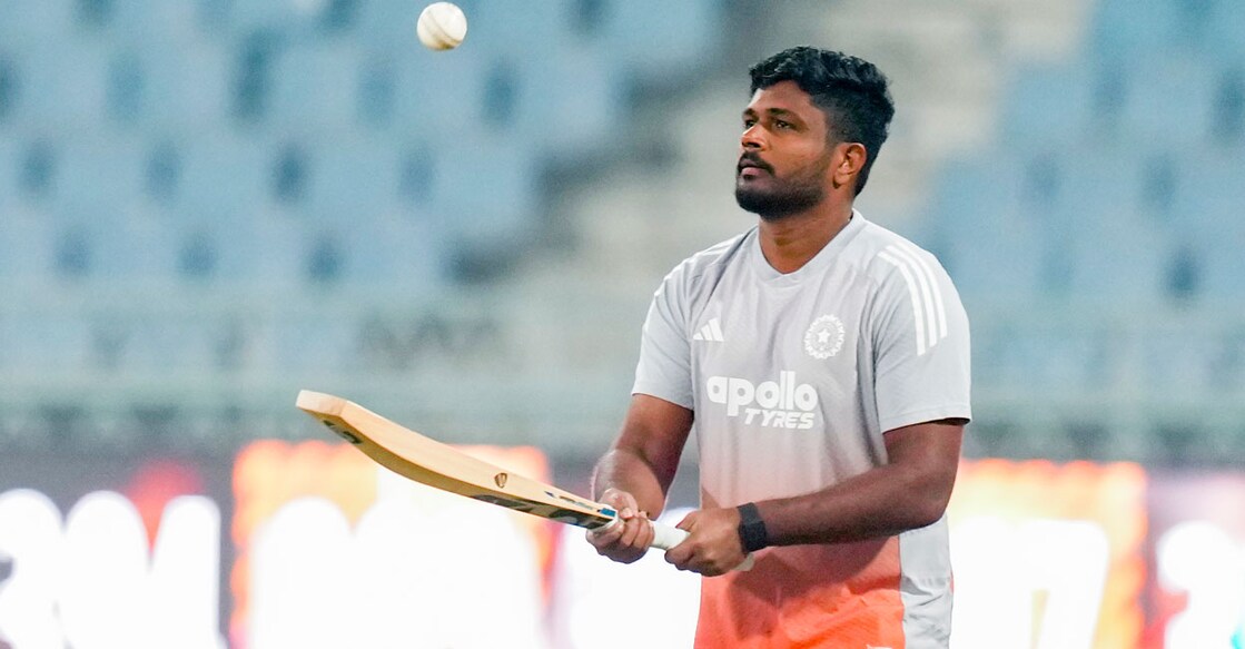  ദക്ഷിണാഫ്രിക്കയ്ക്കെതിരായ നാലാം ട്വന്റി20ക്കു മുന്നോടിയായി ലക്നൗവിലെ ഗ്രൗണ്ടിൽ പരിശീലനം നടത്തുന്ന ഇന്ത്യൻ താരം സഞ്ജു സാംസൺ. മൂടൽമഞ്ഞിനെ തുടർന്നു മത്സരം ഉപേക്ഷിച്ചു. (PTI Photo/Ravi Choudhary)