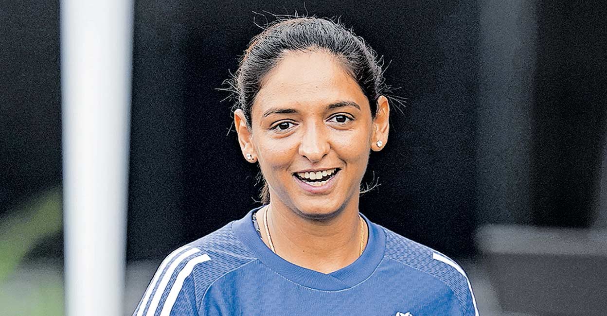 ഇന്ത്യ – പാക്ക് ലോകകപ്പ് മത്സരം; ‘പാക്കിസ്ഥാന് കൈകൊടുക്കുമോ?’; നിലപാട് വ്യക്തമാക്കി ഹർമൻപ്രീത് കൗർ