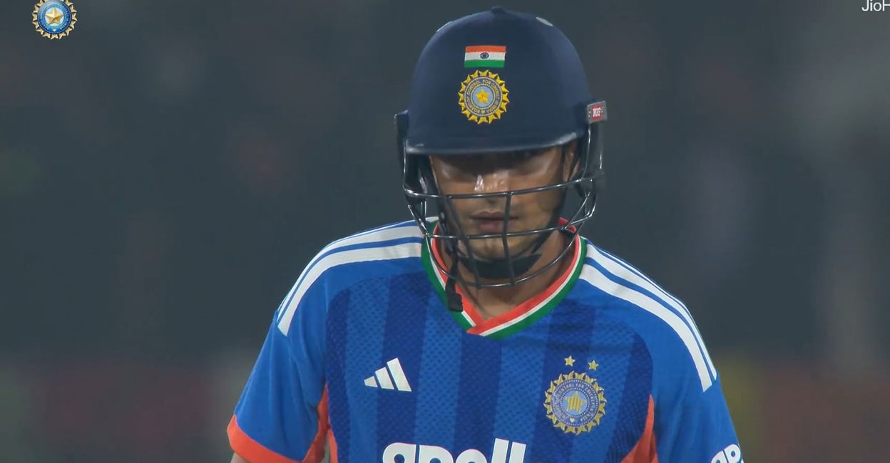 ടീമിനെ ഇടയ്ക്കിടെ മാറ്റരുത്, ശുഭ്മൻ ഗില്ലിന്റെ കുഴപ്പമല്ല: വിമർശിക്കുന്നവർക്കാണു പ്രശ്നമെന്ന് ആശിഷ് നെഹ്റ